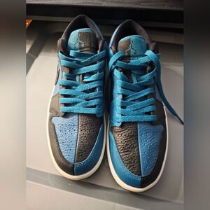 Jordan 1  Men's Blue and Black Sneakers